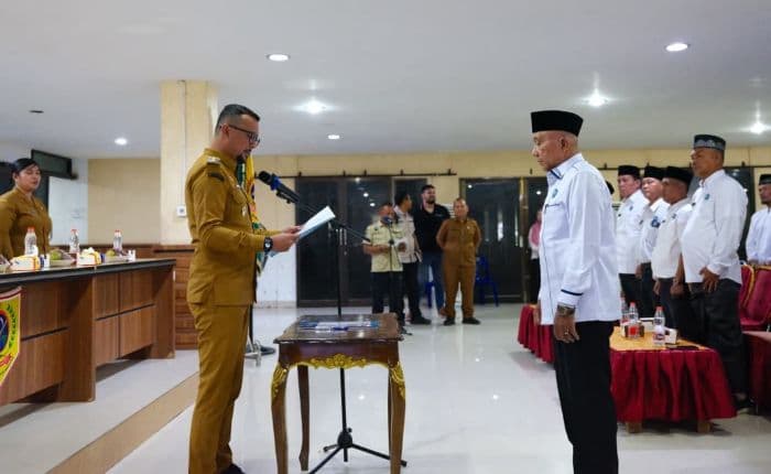 bupati_labusel_kukuhkan_pengurus_fkub_periode_20252030_