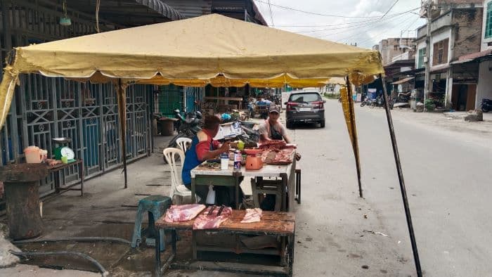 jelang_nataru_omzet_pedagang_daging_babi_di_sergai_turun_hingga_50_persen_