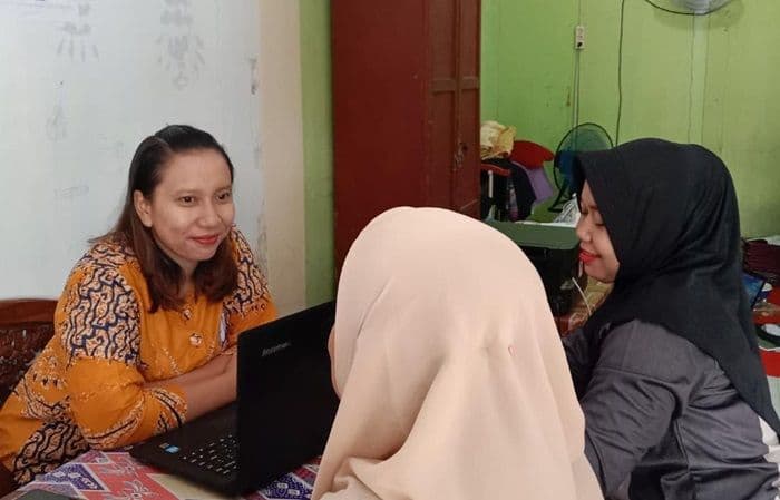 martogi_veronica_manik_tenaga_administrasi_katolik_teladan_moderasi_di_madrasah