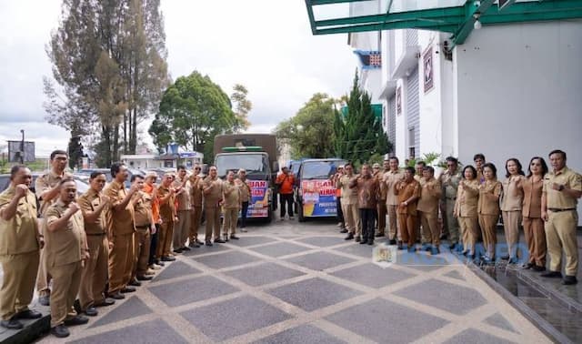 pemkab_karo_salurkan_bantuan_kemanusiaan_untuk_korban_banjir_dan_longsor