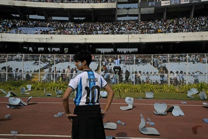 peresmian_patung_lionel_messi_di_india_ricuh_fans_murka_messi_hanya_tampil_20_menit