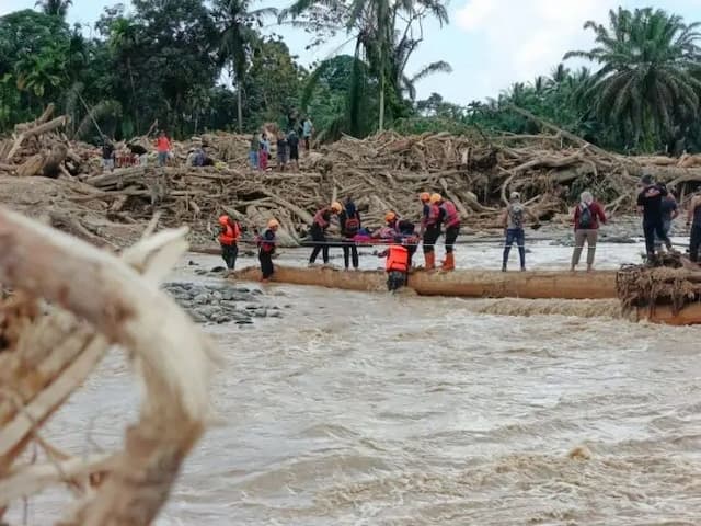 polda_sumut_80_korban_banjir_dan_longsor_masih_hilang_352_orang_meninggal_dunia