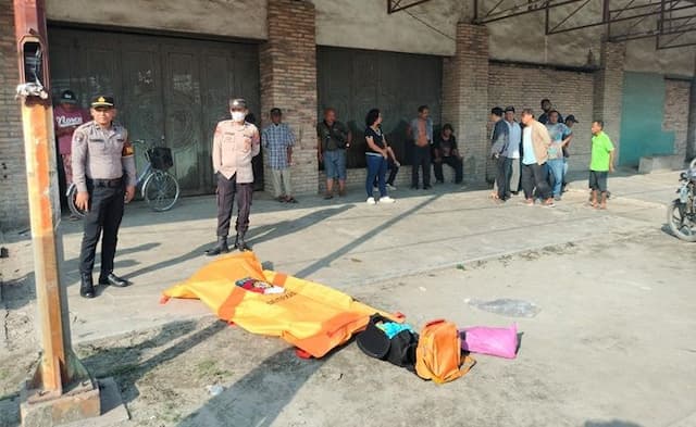 mayat_pria_tanpa_identitas_ditemukan_di_depan_ruko_tanjungbalai
