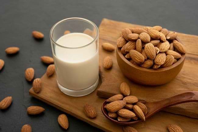 susu_almond_alternatif_kaya_kalsium_untuk_penderita_intoleransi_laktosa