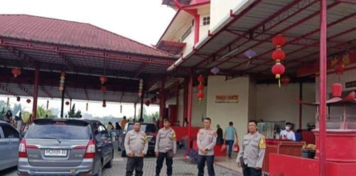 imlek_2577_berlangsung_aman_polsek_tanjung_morawa_perketat_pengamanan_di_kelenteng