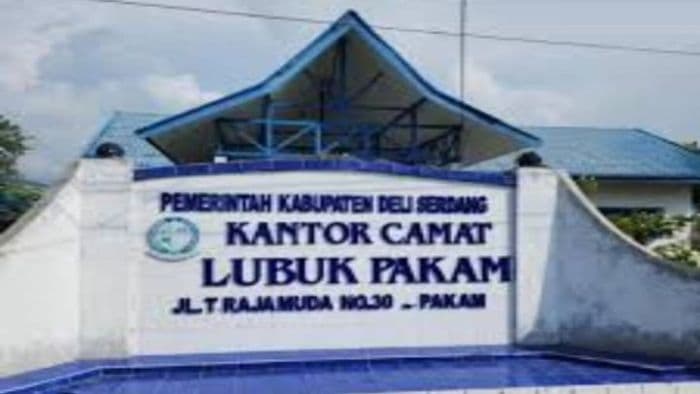 pedagang_di_lubuk_pakam_keluhkan_kenaikan_kutipan_parkir_bulanan