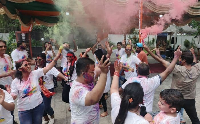 mengenal_festival_holi_perayaan_khas_india_yang_kini_diadakan_di_medan