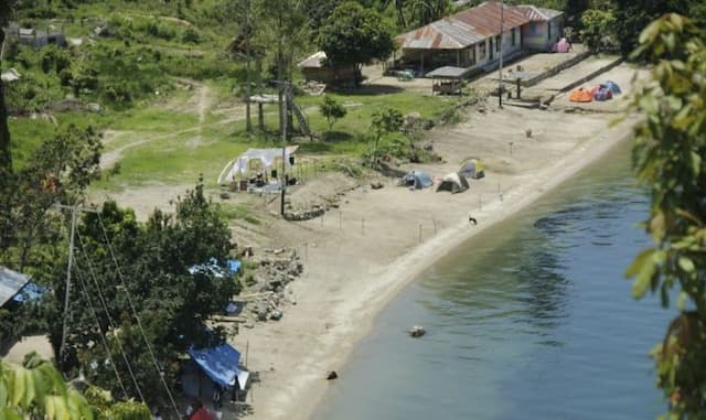romantisnya_senja_di_pantai_lareva_surga_tersembunyi_di_tepi_danau_toba