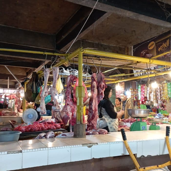 jelang_lebaran_2026_harga_daging_sapi_di_pasar_horas_siantar_tembus_rp140000_per_kilogram