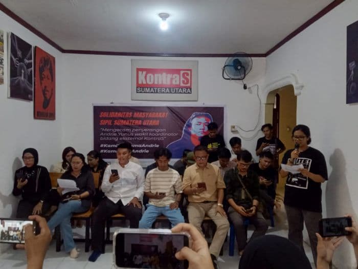 solidaritas_masyarakat_sipil_sumut_tuntut_negara_usut_tuntas_pelaku_penyiraman_air_keras_andrie_yunus