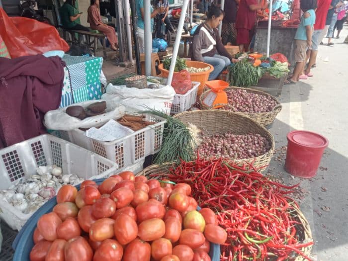 sehari_harga_cabai_merah_naik_di_toba