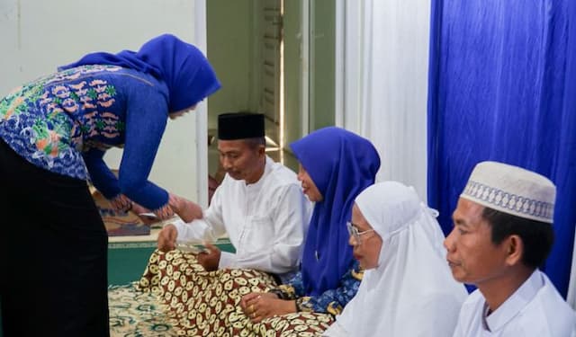 bupati_maya_minta_calon_jemaah_haji_disdik_labuhanbatu_jaga_nama_baik_daerah_di_tanah_suci