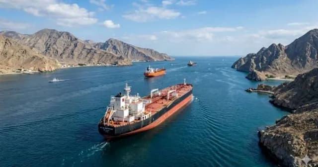 china_desak_iran_buka_kembali_selat_hormuz_