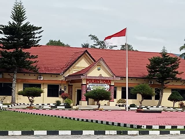 daftar_pejabat_yang_dimutasi_di_polres_toba