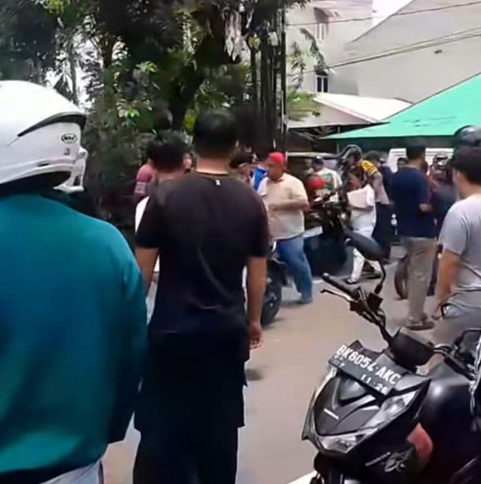 viral_jambret_di_medan_baru_ditangkap_warga_pelaku_sempat_diamuk_massa