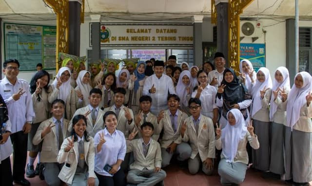wali_kota_iman_apresiasi_256_siswa_smasmk_di_tebing_tinggi_lulus_snbp