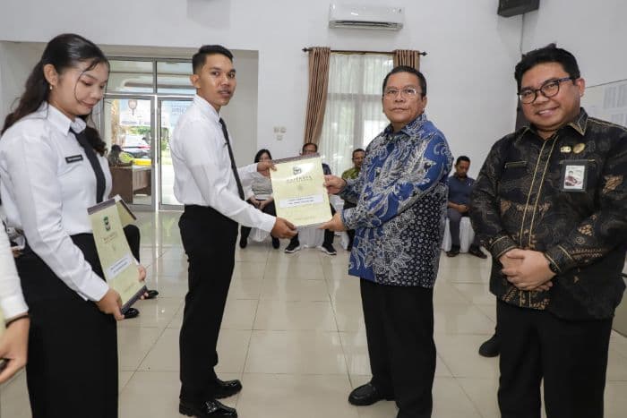 69_cpns_nakes_siantar_terima_sk_wali_kota_tekankan_profesionalisme
