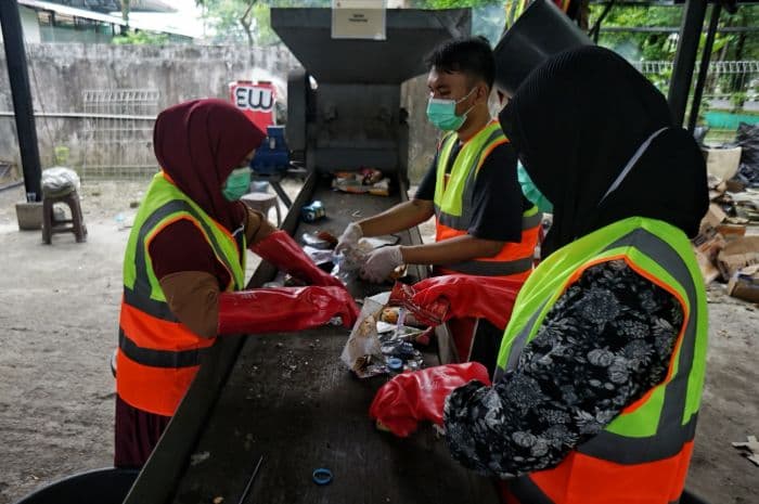 target_pengelolaan_sampah_nasional_2025