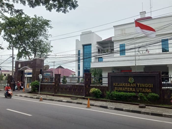 tni_dilibatkan_pengamanan_di_kantor_kejaksaan_begini_sikap_kejati_sumut