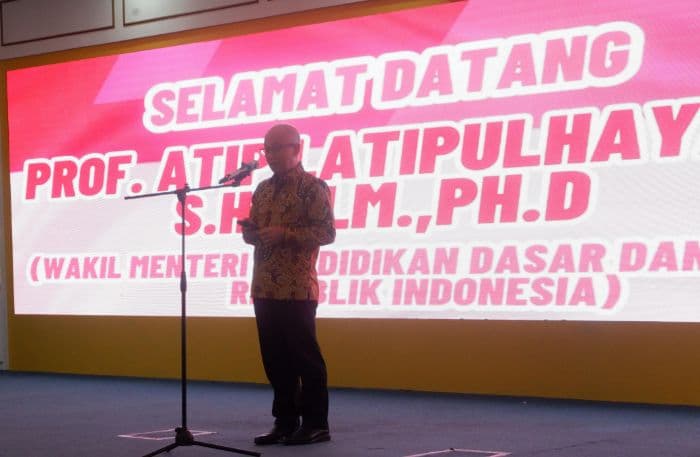 wamen_dikdasmen_guru_belum_mendapat_kesejahteraan_sesuai_harapan