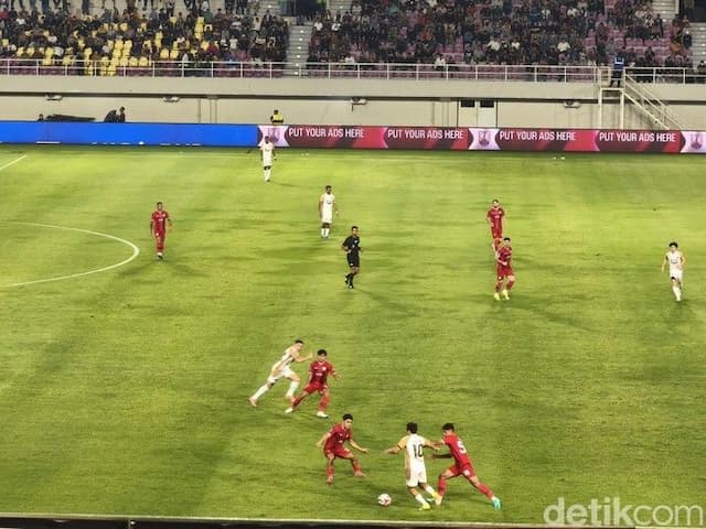 babak_pertama_super_league_disaksikan_presiden_ke7_persis_sama_kuat_tanpa_gol_vs_dewa_united