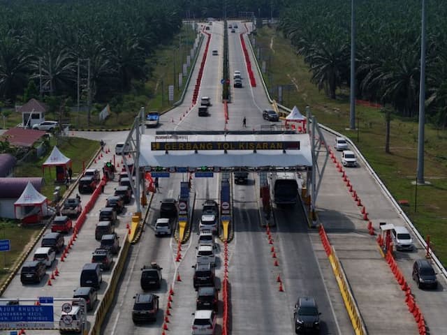 libur_panjang_kenaikan_yesus_kristus_trafik_tol_indrapura_kisaran_meningkat