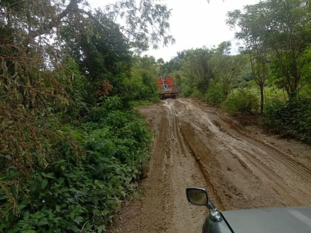 warga_keluhkan_aktivitas_tambang_pasir_picu_jalan_rusak_di_desa_galagala_pangkailan_porsea
