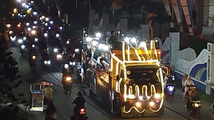 2000_warga_medan_utara_meriahkan_pawai_obor_sambut_tahun_baru_islam_1448_hijriah