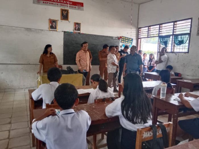 komisi_ii_dprd_pematangsiantar_tinjau_sd_dan_smp_temukan_kekurangan_guru_hingga_fasilitas_rusak