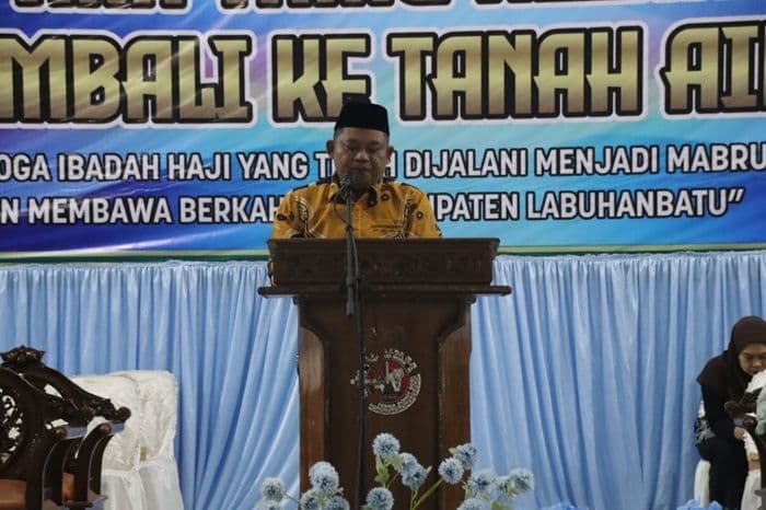 pemkab_labuhanbatu_sambut_kepulangan_217_jemaah_haji_suasana_haru_warnai_penyambutan