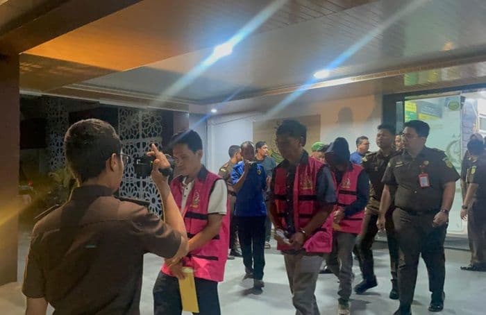 kejari_rantauprapat_tahan_tujuh_tersangka_korupsi_renovasi_puskesmas_di_labuhanbatu