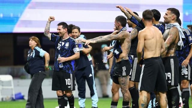 fakta_menarik_kemenangan_argentina_atas_inggris_messi_kembali_ukir_rekor_