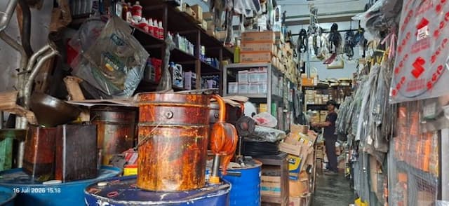 harga_oli_naik_warga_dairi_tunda_belanja_sparepart_omzet_toko_turun_40_persen