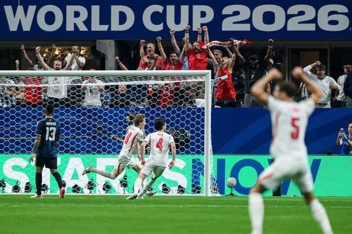 skor_sementara_inggris_vs_argentina_10_anthony_gordon_pecah_kebuntuan
