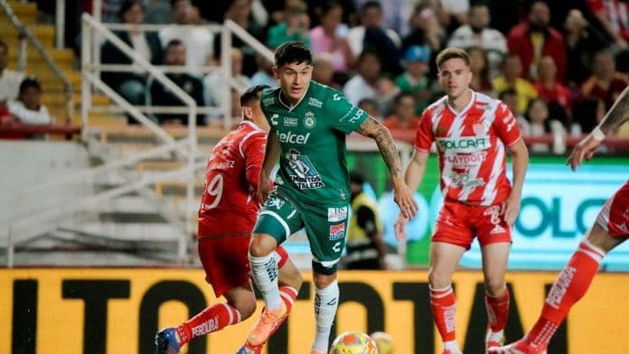 len_unggul_sementara_10_atas_necaxa_di_babak_pertama_liga_mx_apertura_2025