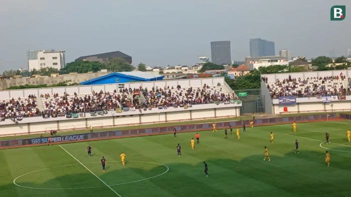 persita_tertinggal_01_dari_persebaya_bonek_padati_indomilk_arena_meski_larangan_away_masih_berlaku
