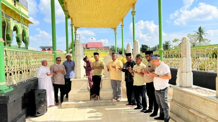 warga_melayu_langkat_bantah_tuduhan_kesultanan_tunduk_pada_belanda