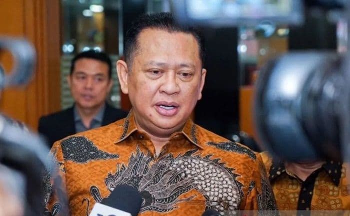 bendera_merah_putih_diturunkan_di_baiturrahman_bamsoet_usut_pelaku_jangan_generalisasi_aceh_
