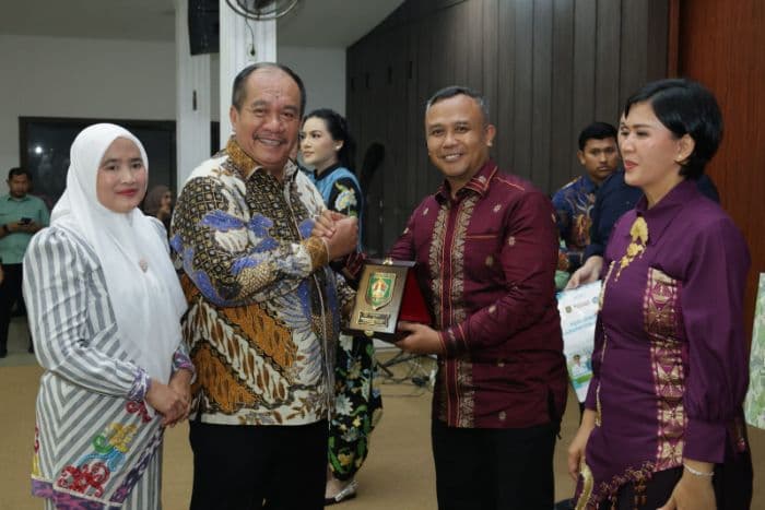 bupati_taufik_lepas_akbp_revi_dan_sambut_akbp_adi_dharma_pramudhita