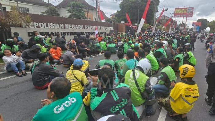 ojol_ramairamai_matikan_aplikasi_besok_gelar_demo_di_istana