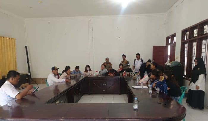 setelah_diadukan_warga_satpol_pp_palas_amankan_14_wanita_dari_lapo_tuak_dan_kafe_remangremang_
