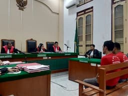 gasak_rp2829_juta_dua_maling_modus_ganjal_atm_diganjar_3_tahun_penjara