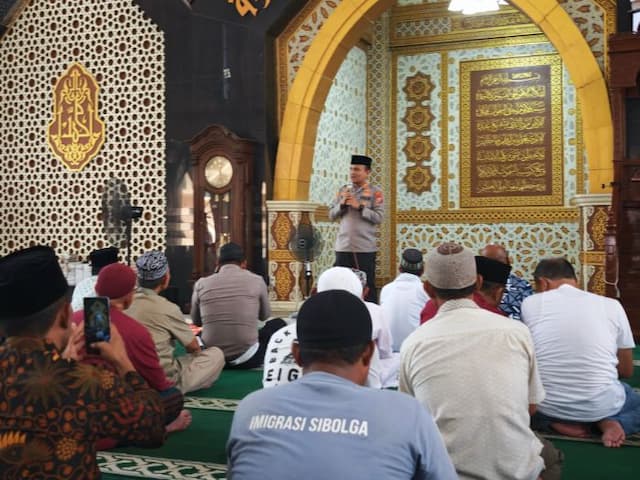 jumat_keliling_kapolres_sibolga_ajak_warga_cegah_narkoba_dan_kriminalitas