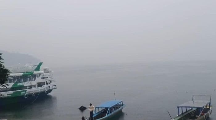 kabut_asap_nakhoda_diminta_periksa_perkembangan_cuaca_di_danau_toba_sebelum_berlayar