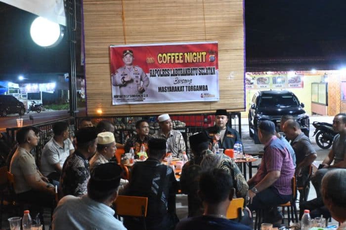 kapolres_labusel_gelar_ngopi_kamtibmas_warga_keluhkan_curanmor_hingga_narkoba