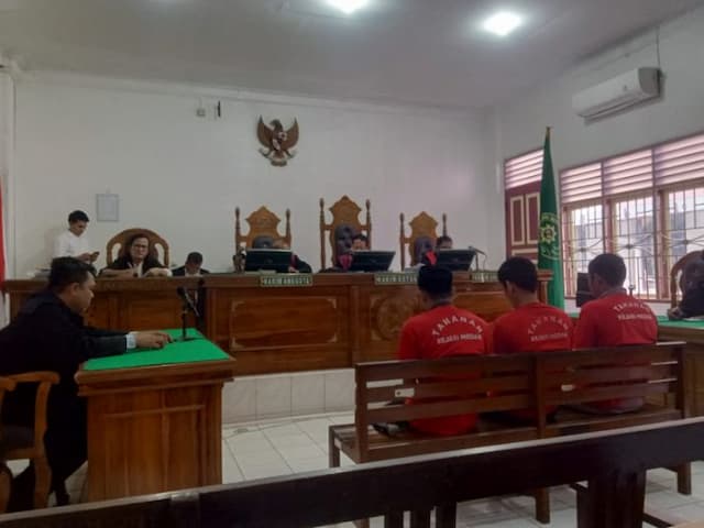 lima_kurir_ganja_128_kg_dari_aceh_ke_medan_divonis_penjara_seumur_hidup