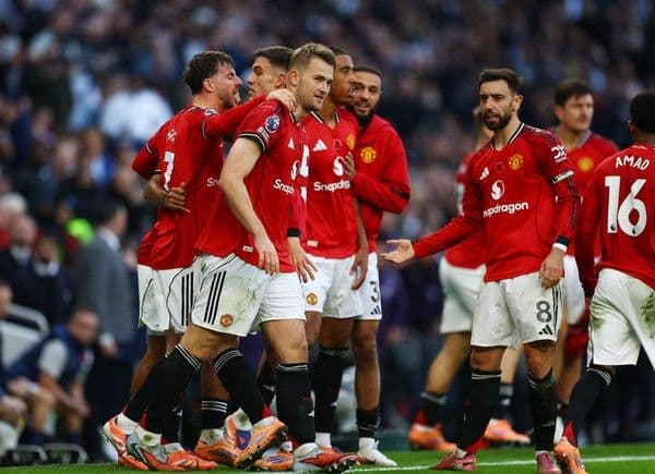 manchester_united_ditahan_bournemouth_naik_dua_peringkat_di_klasemen_liga_inggris_