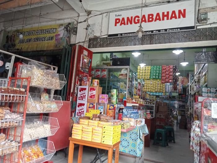 pedagang_di_toba_keluhkan_orderan_roti_sepi_jelang_nataru