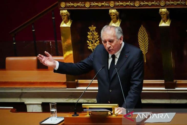 mosi_tidak_percaya_terhadap_pm_prancis_francois_bayrou_gagal
