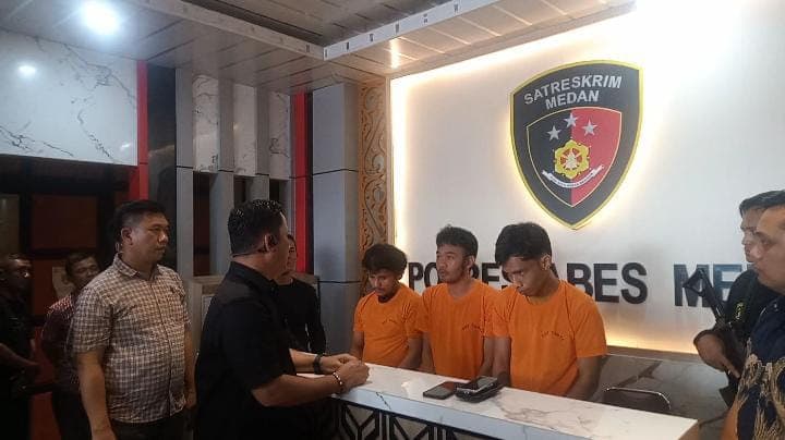 tiga_pelaku_mencuri_untuk_main_judi_online